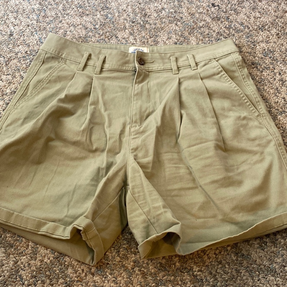Docker khaki shorts